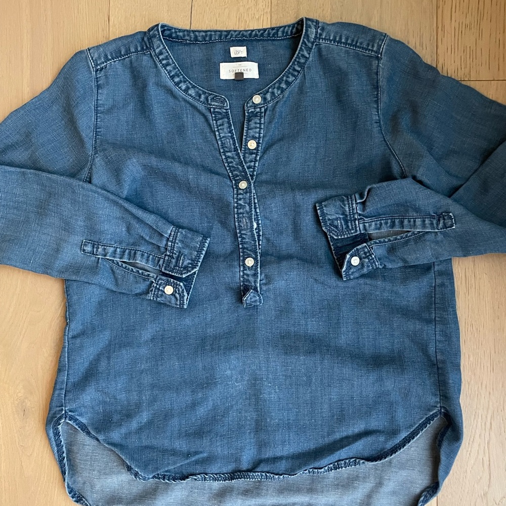Super soft, light weight shirt by LOFT.